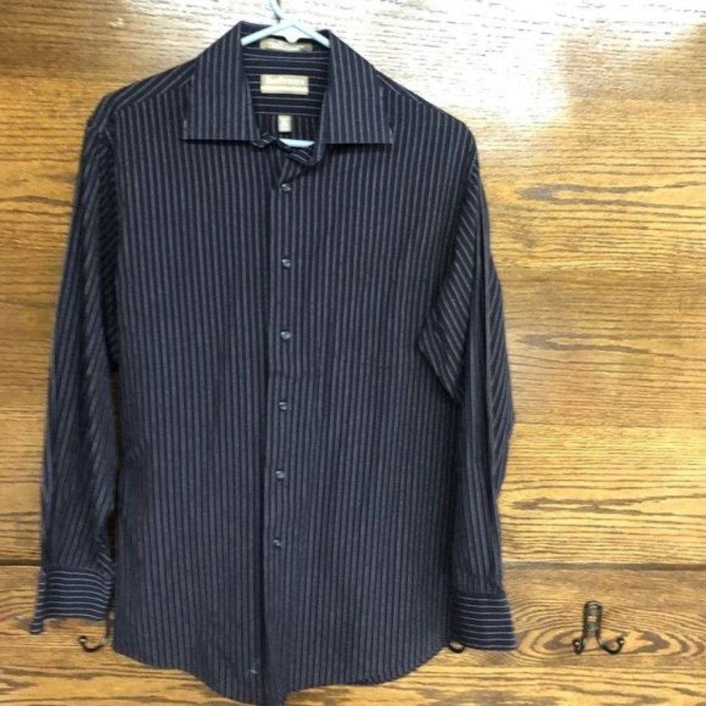Van Huesen Fitted Medium Men’s Black Long Sleeve Button Up Dress Shirt